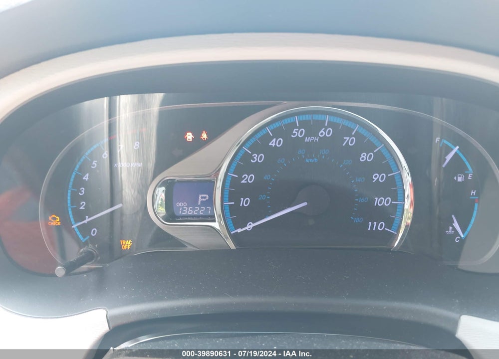 2012 TOYOTA SIENNA XLE V6 8 PASSENGER VIN: 5TDYK3DC9CS184228