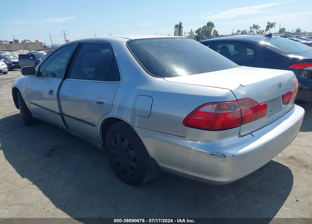 1998 HONDA ACCORD LX VIN: 1HGCG5542WA059072