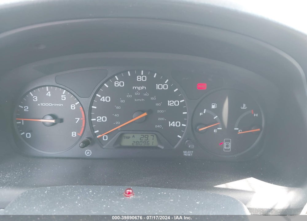1998 HONDA ACCORD LX VIN: 1HGCG5542WA059072