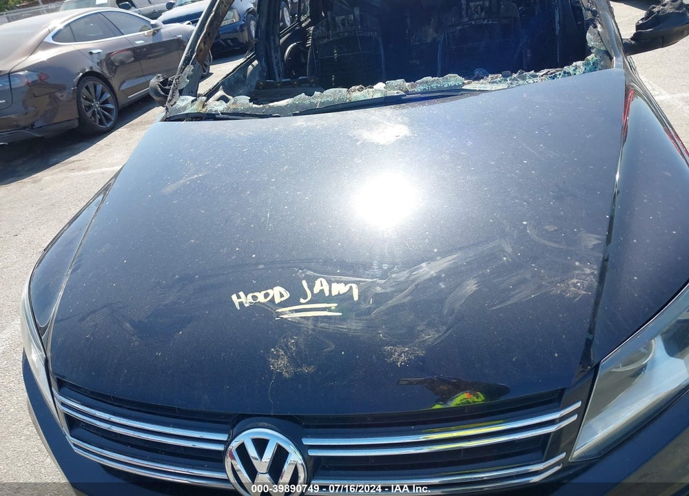 2015 VOLKSWAGEN TIGUAN S VIN: WVGAV7AX1FW601946