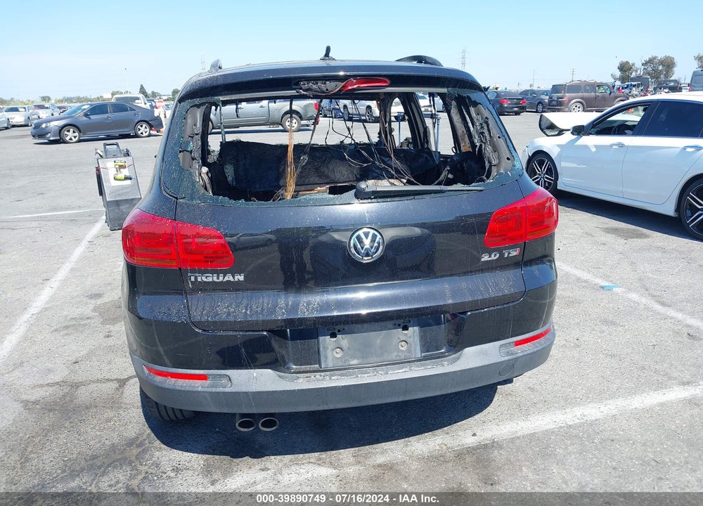 2015 VOLKSWAGEN TIGUAN S VIN: WVGAV7AX1FW601946