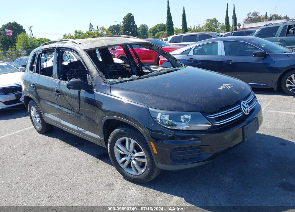 2015 VOLKSWAGEN TIGUAN S VIN: WVGAV7AX1FW601946