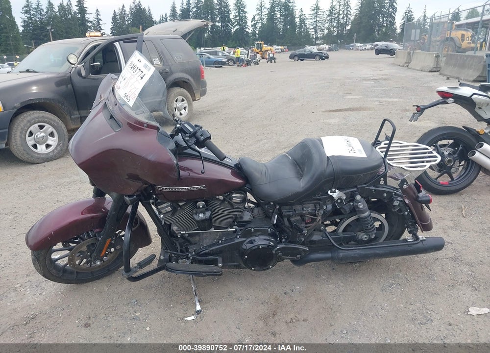 2018 HARLEY-DAVIDSON FLHXS STREET GLIDE SPECIAL VIN: 1HD1KRC19JB652045