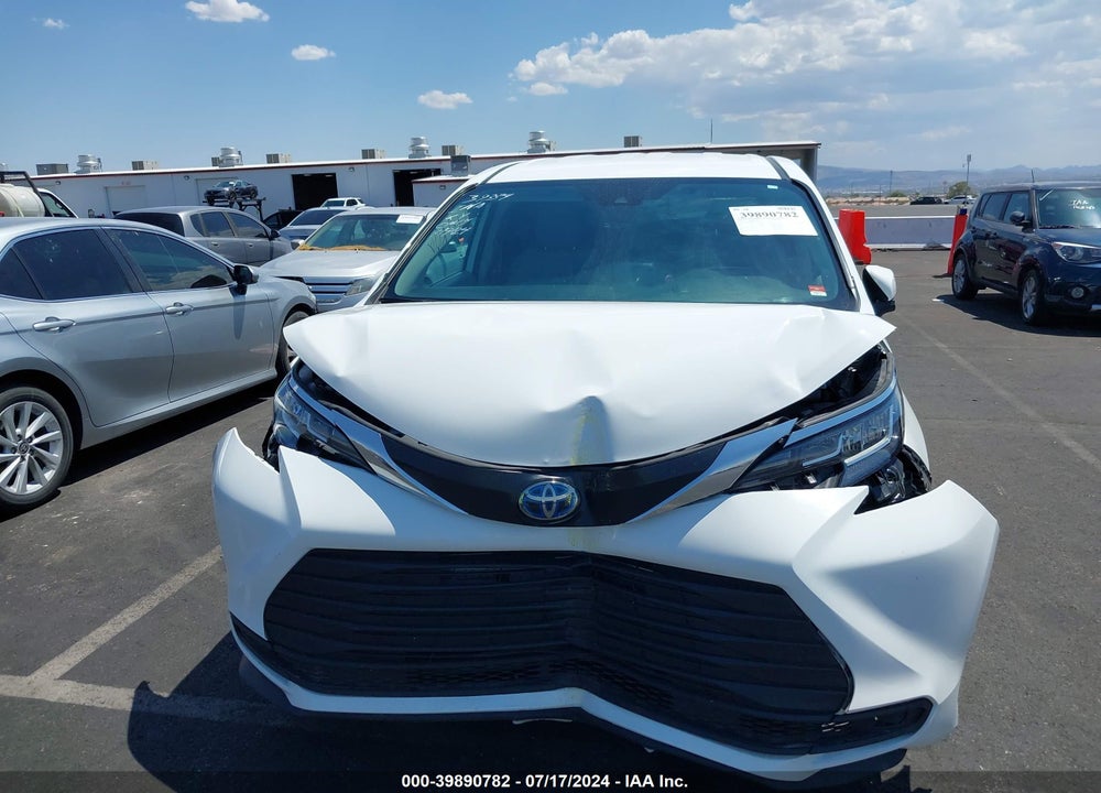 2022 TOYOTA SIENNA LE VIN: 5TDKRKEC7NS118743