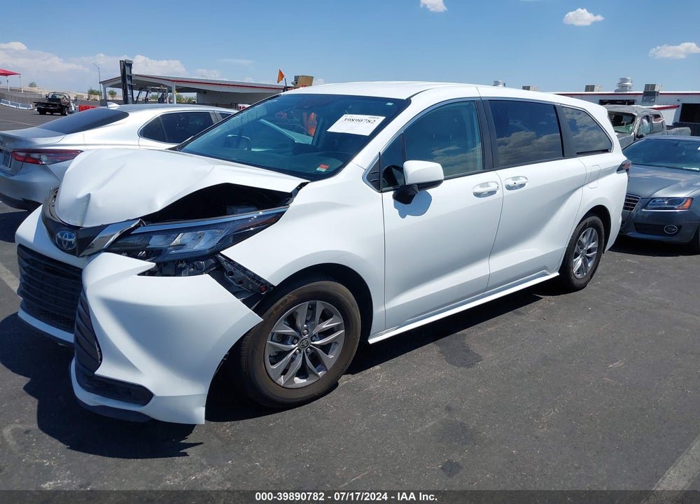 2022 TOYOTA SIENNA LE VIN: 5TDKRKEC7NS118743