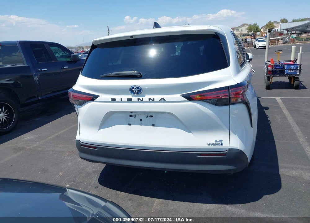 2022 TOYOTA SIENNA LE VIN: 5TDKRKEC7NS118743