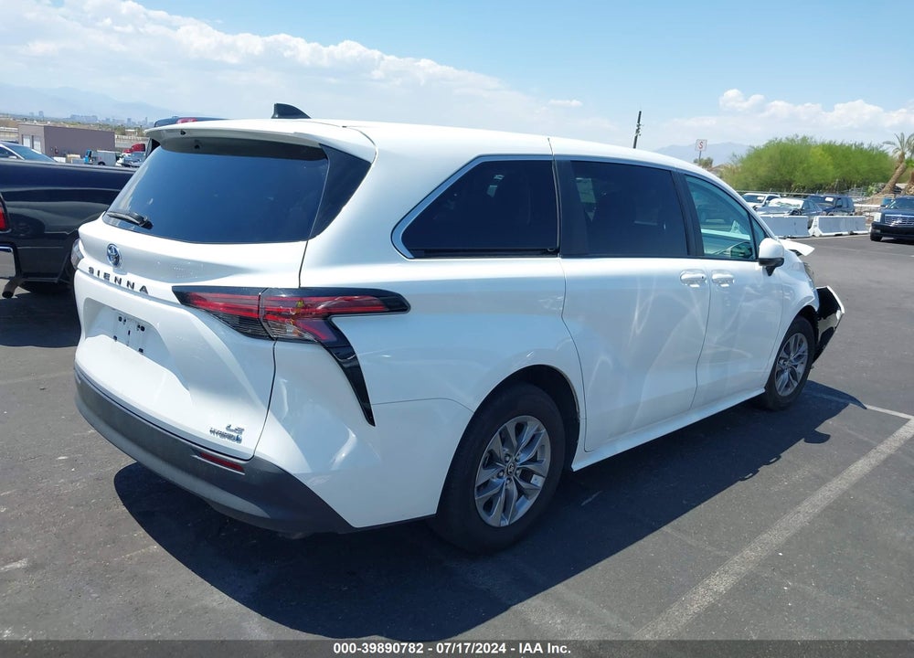 2022 TOYOTA SIENNA LE VIN: 5TDKRKEC7NS118743