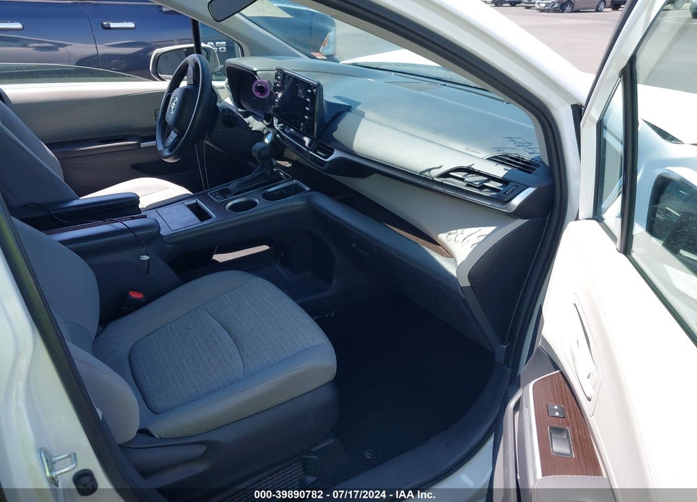 2022 TOYOTA SIENNA LE VIN: 5TDKRKEC7NS118743