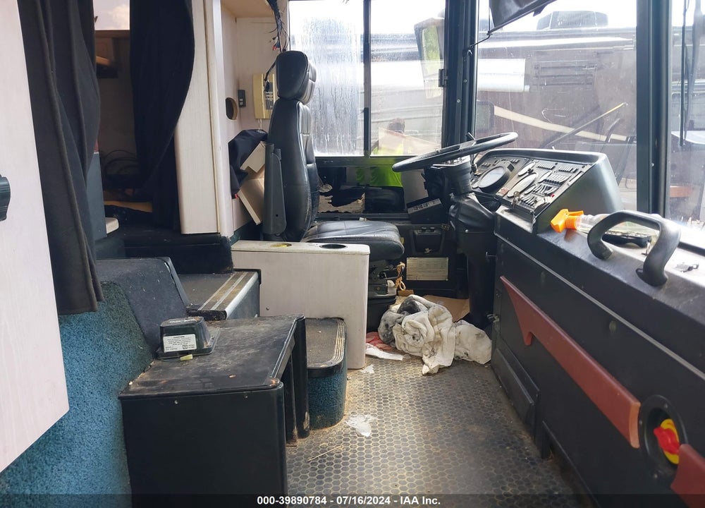 1997 VAN HOOL T900 VIN: YE2TC76B3V2029709