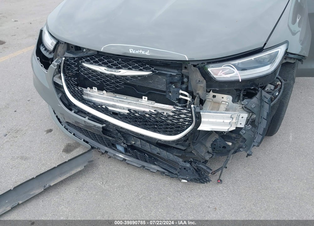 2022 CHRYSLER PACIFICA TOURING L VIN: 2C4RC1BG7NR136086