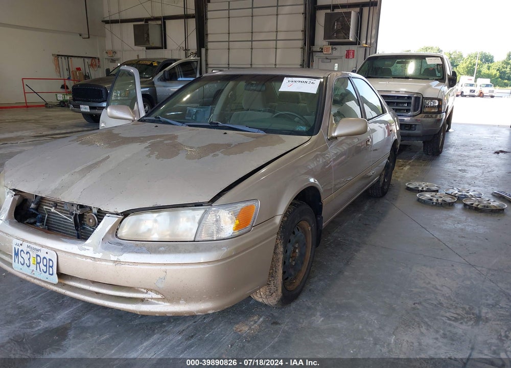 2001 TOYOTA CAMRY LE VIN: 4T1BG22K51U014447