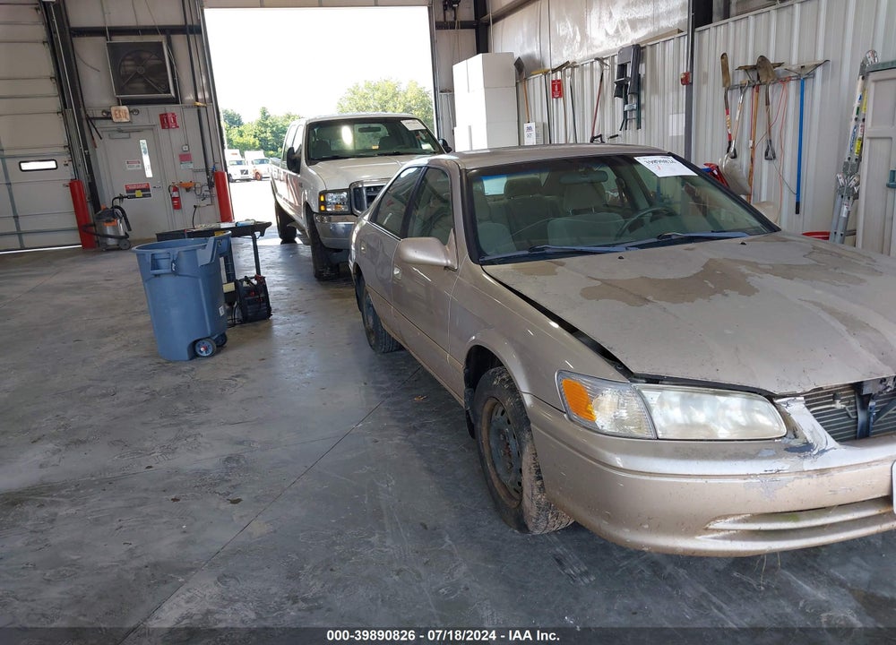 2001 TOYOTA CAMRY LE VIN: 4T1BG22K51U014447