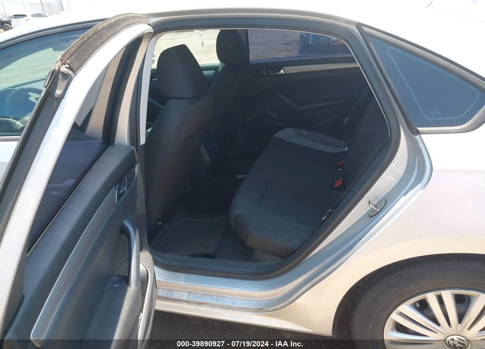 2015 VOLKSWAGEN PASSAT 1.8T S VIN: 1VWAS7A37FC021240