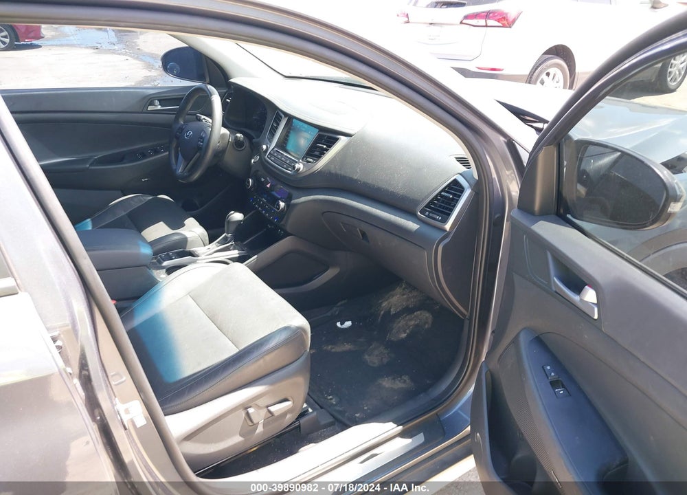 2017 HYUNDAI TUCSON LIMITED VIN: KM8J33A26HU329170