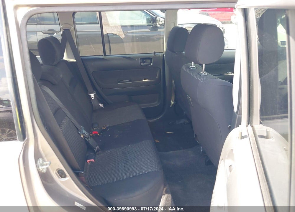 2004 SCION XB VIN: JTLKT324440168011