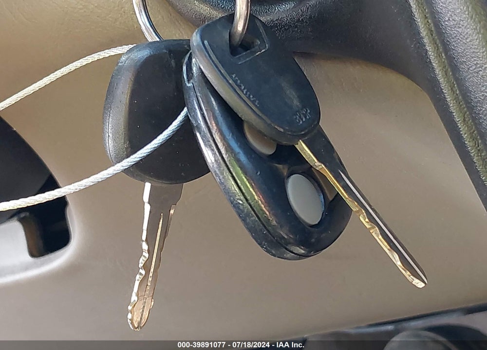 2005 PONTIAC GRAND AM SE VIN: 1G2NE52E25M196248