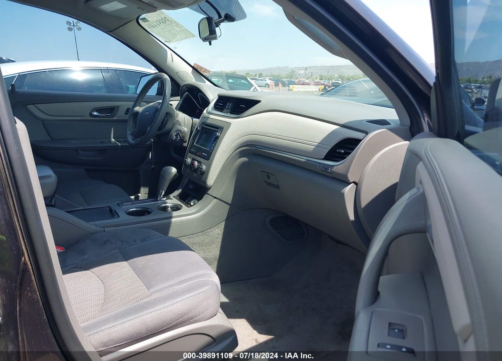 2016 CHEVROLET TRAVERSE LS VIN: 1GNKRFED2GJ284899