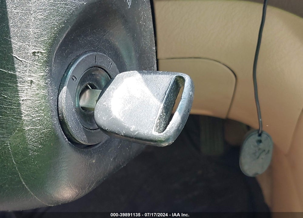 2005 HONDA CIVIC LX VIN: 2HGES16575H629445