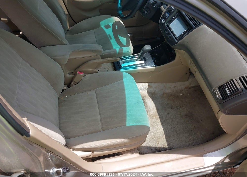 2005 HONDA CIVIC LX VIN: 2HGES16575H629445