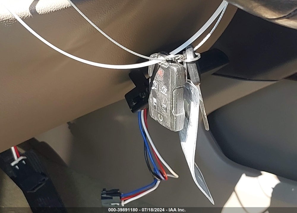 2018 CHEVROLET TAHOE LT VIN: 1GNSCBKC0JR145191