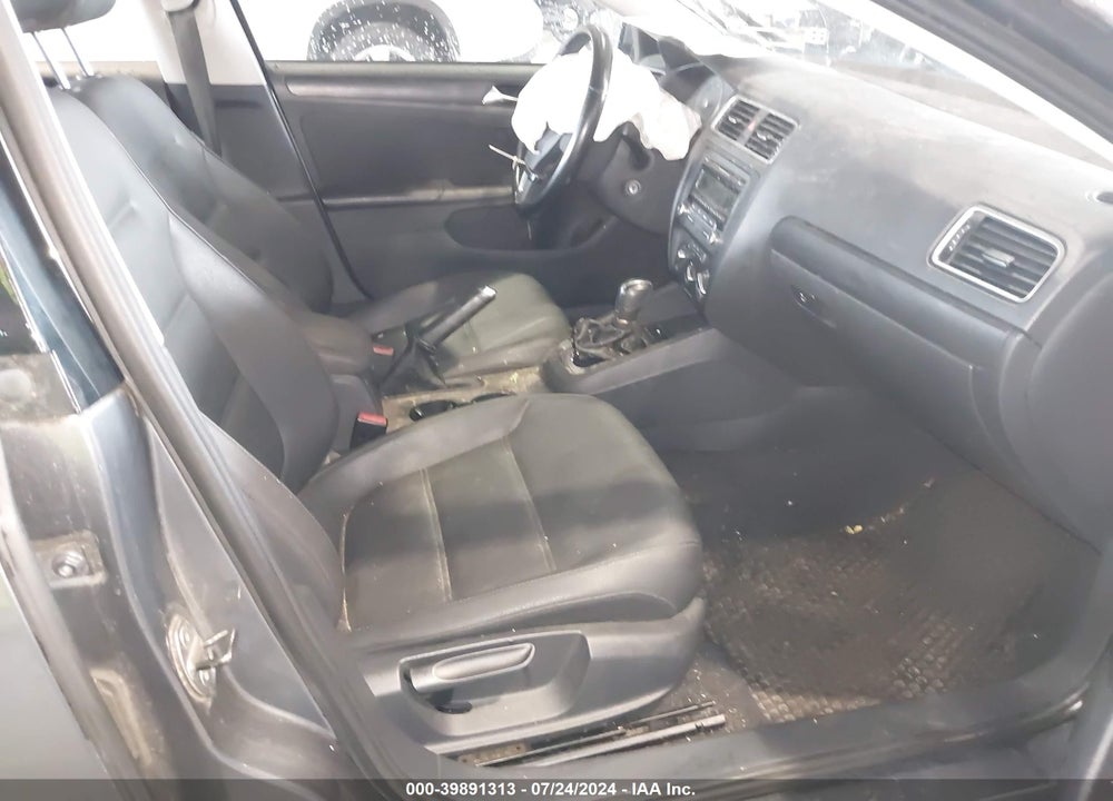 2012 VOLKSWAGEN JETTA VIN: 3VWDP7AJ4CM077921