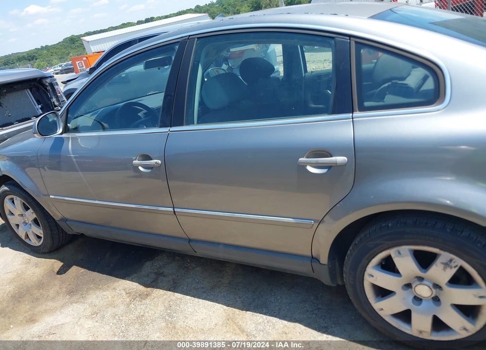 2005 VOLKSWAGEN PASSAT VIN: WVWMD63B35E008741