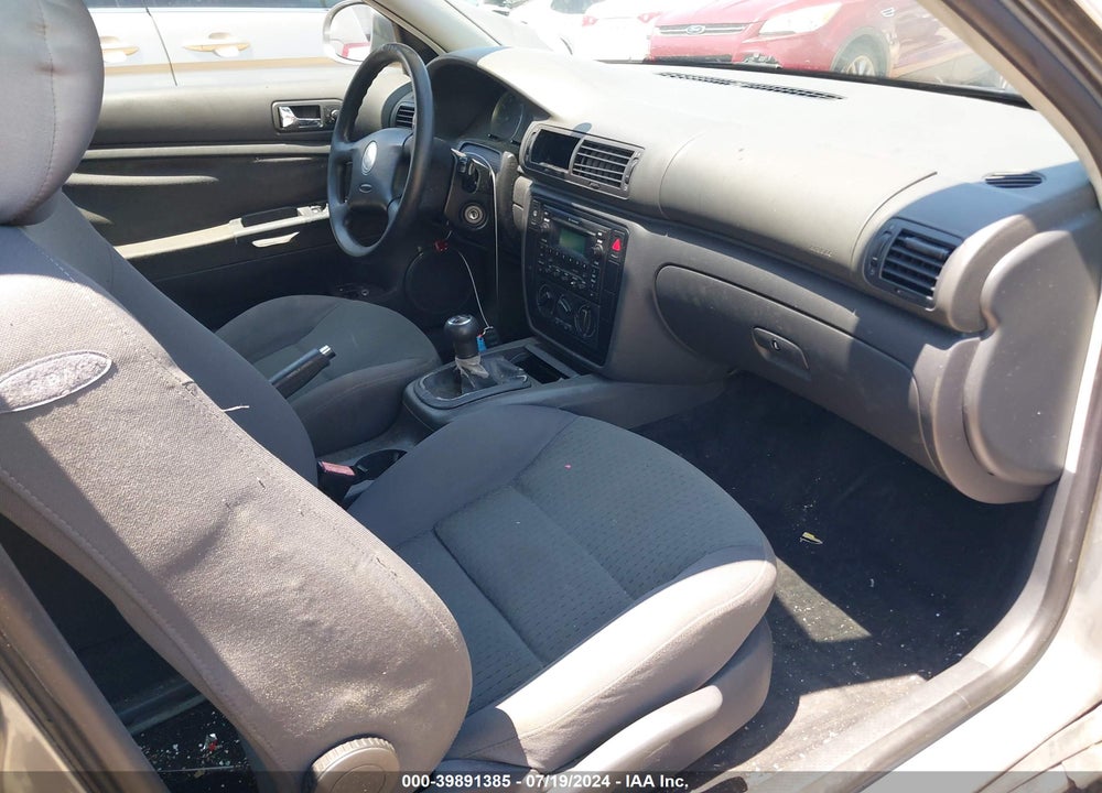 2005 VOLKSWAGEN PASSAT VIN: WVWMD63B35E008741