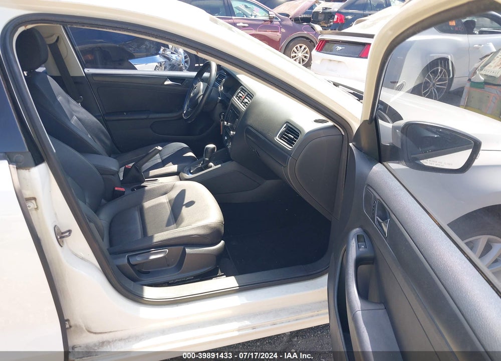 2011 VOLKSWAGEN JETTA 2.5L SE VIN: 3VWDX7AJ0BM367121