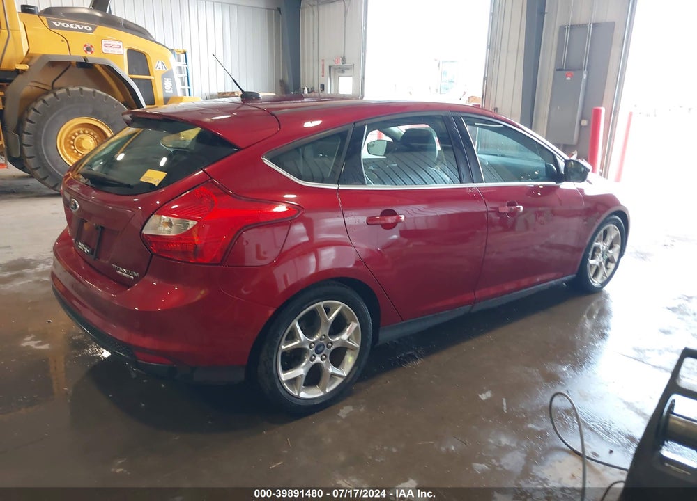 2014 FORD FOCUS TITANIUM VIN: 1FADP3N27EL131558