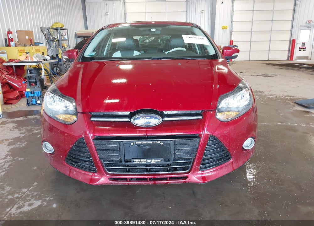 2014 FORD FOCUS TITANIUM VIN: 1FADP3N27EL131558