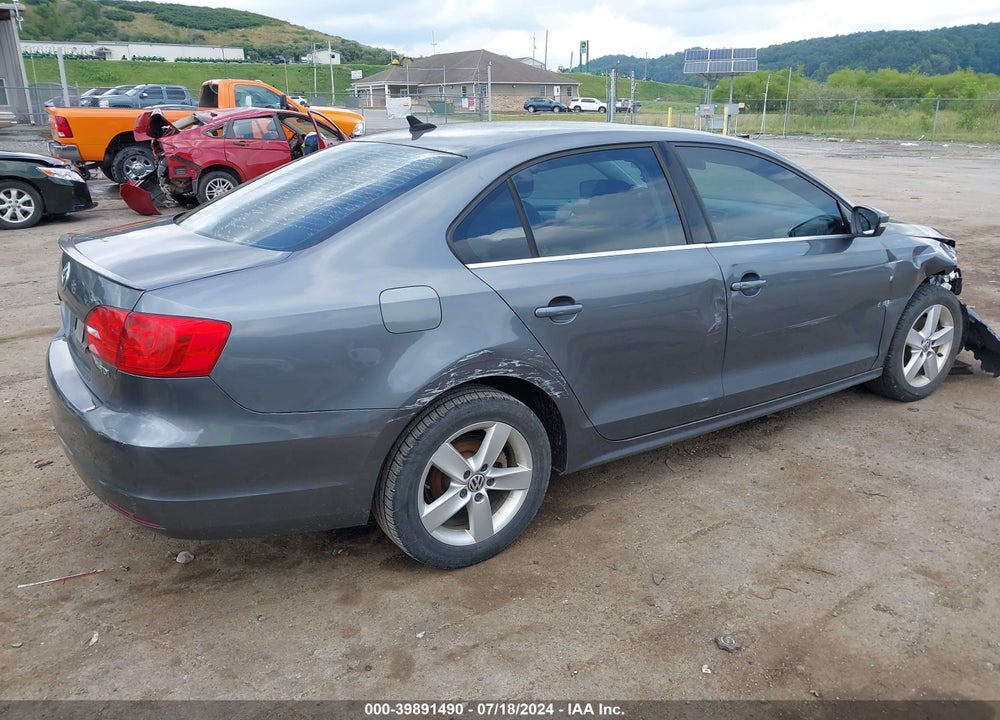 2012 VOLKSWAGEN JETTA 2.0L TDI VIN: 3VWLL7AJXCM362047