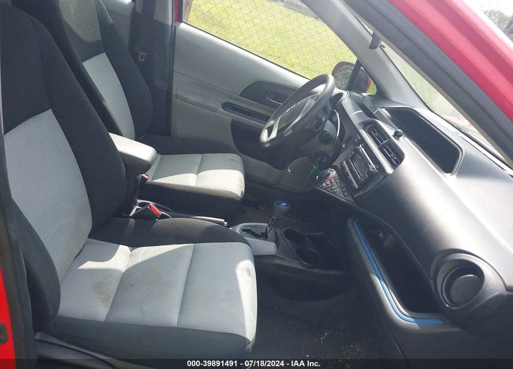 2013 TOYOTA PRIUS C TWO VIN: JTDKDTB37D1530682