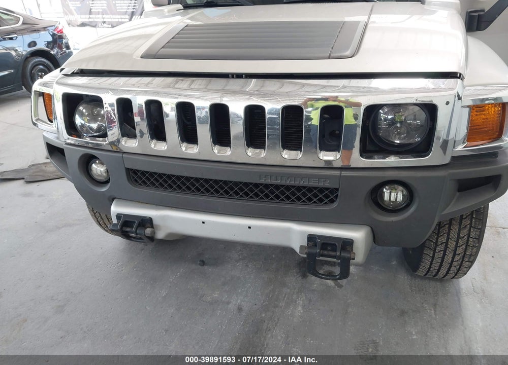2009 HUMMER H3 SUV VIN: 5GTEN13E198109739