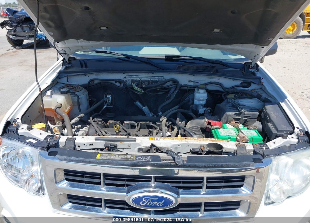2010 FORD ESCAPE XLS VIN: 1FMCU9C72AKC27562