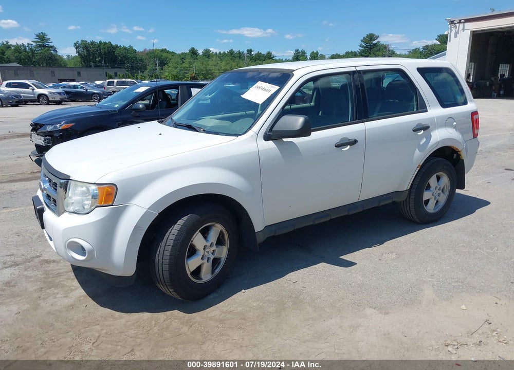 2010 FORD ESCAPE XLS VIN: 1FMCU9C72AKC27562