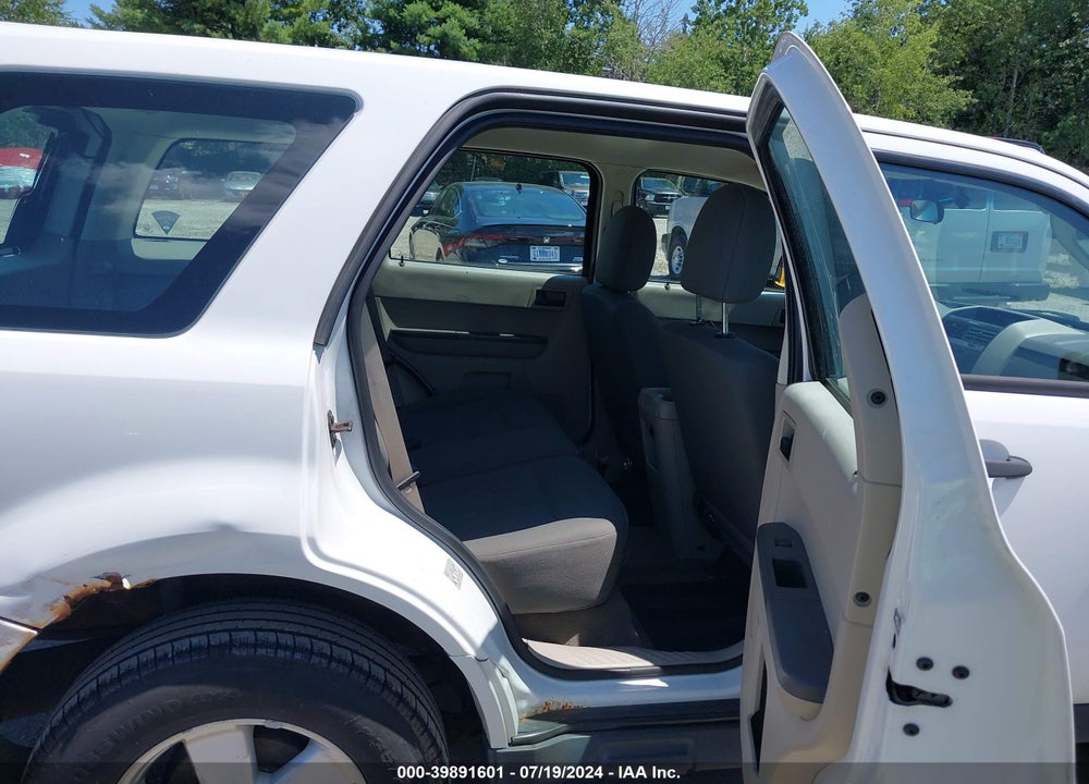 2010 FORD ESCAPE XLS VIN: 1FMCU9C72AKC27562