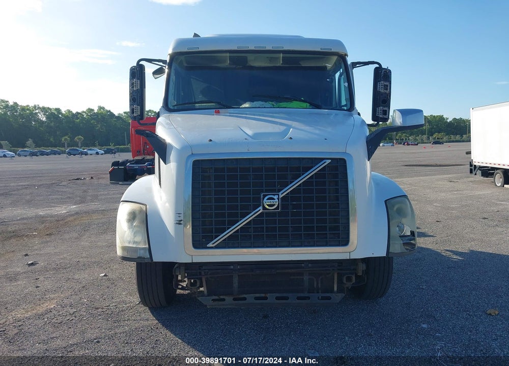 2014 VOLVO VN VIN: 4V4NC9EH6EN162326