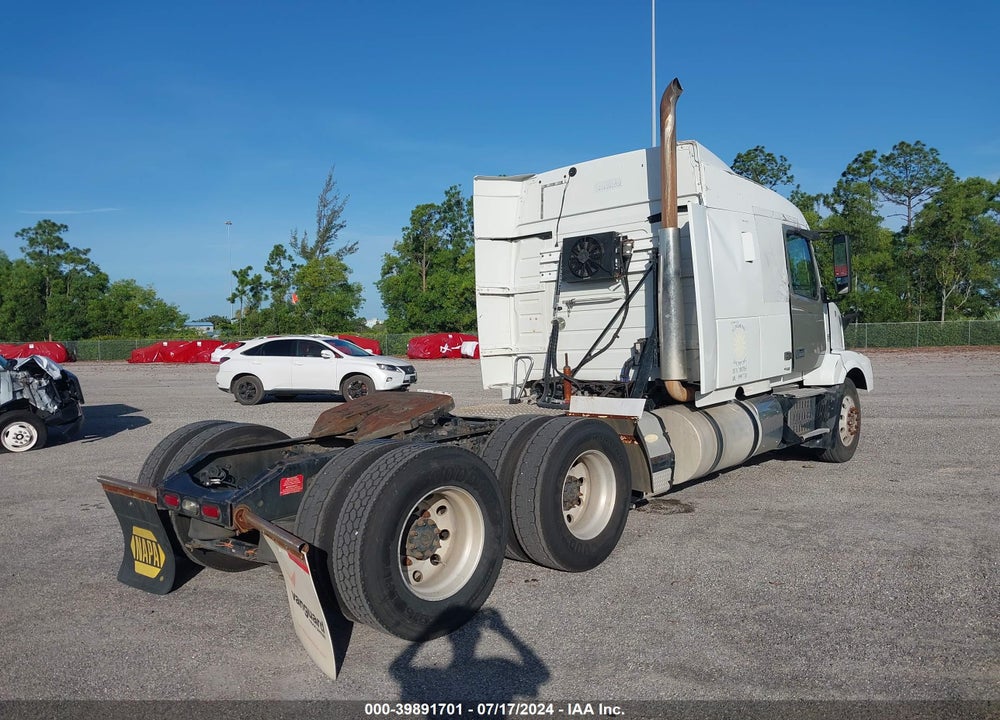 2014 VOLVO VN VIN: 4V4NC9EH6EN162326
