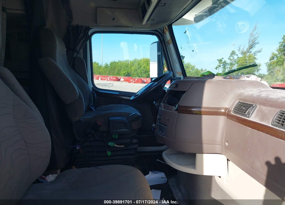 2014 VOLVO VN VIN: 4V4NC9EH6EN162326
