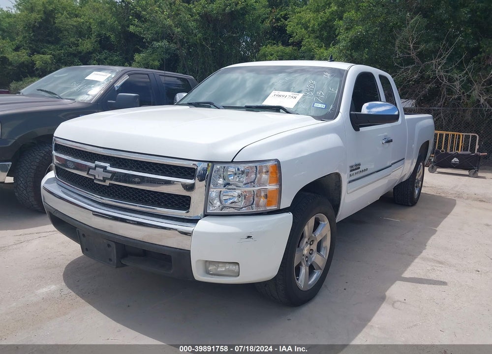 2010 CHEVROLET SILVERADO 1500 LT VIN: 1GCSCSE01AZ184818