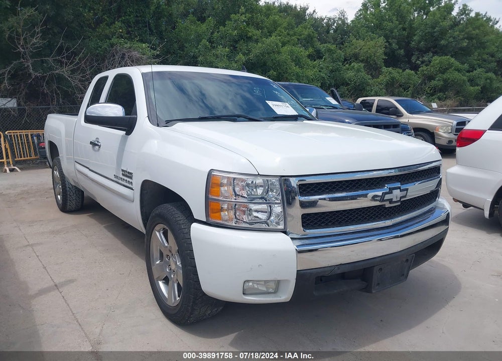 2010 CHEVROLET SILVERADO 1500 LT VIN: 1GCSCSE01AZ184818