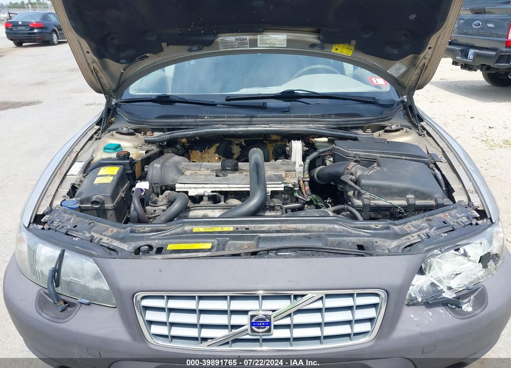 2001 VOLVO V70 XC VIN: YV1SZ58D611000254