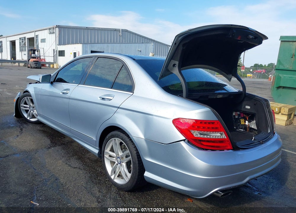 2013 MERCEDES-BENZ C 250 LUXURY/SPORT VIN: WDDGF4HB1DA794619