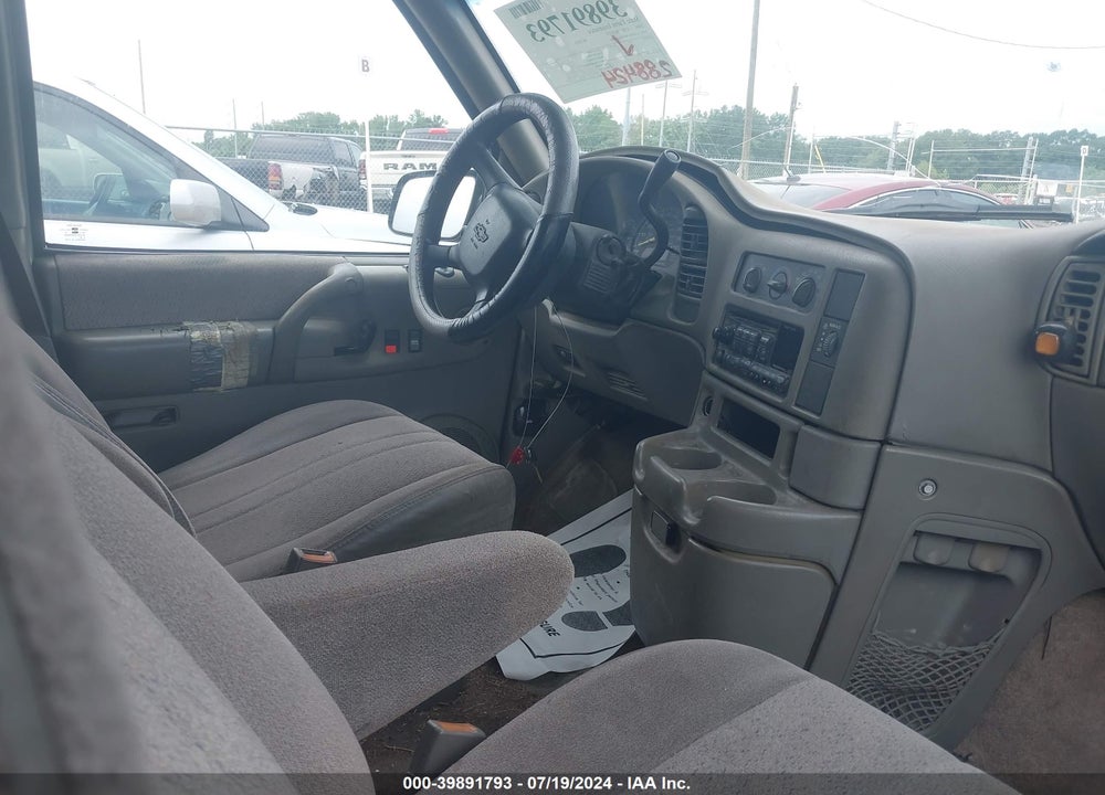 2000 CHEVROLET ASTRO VIN: 1GNDM19WXYB174748