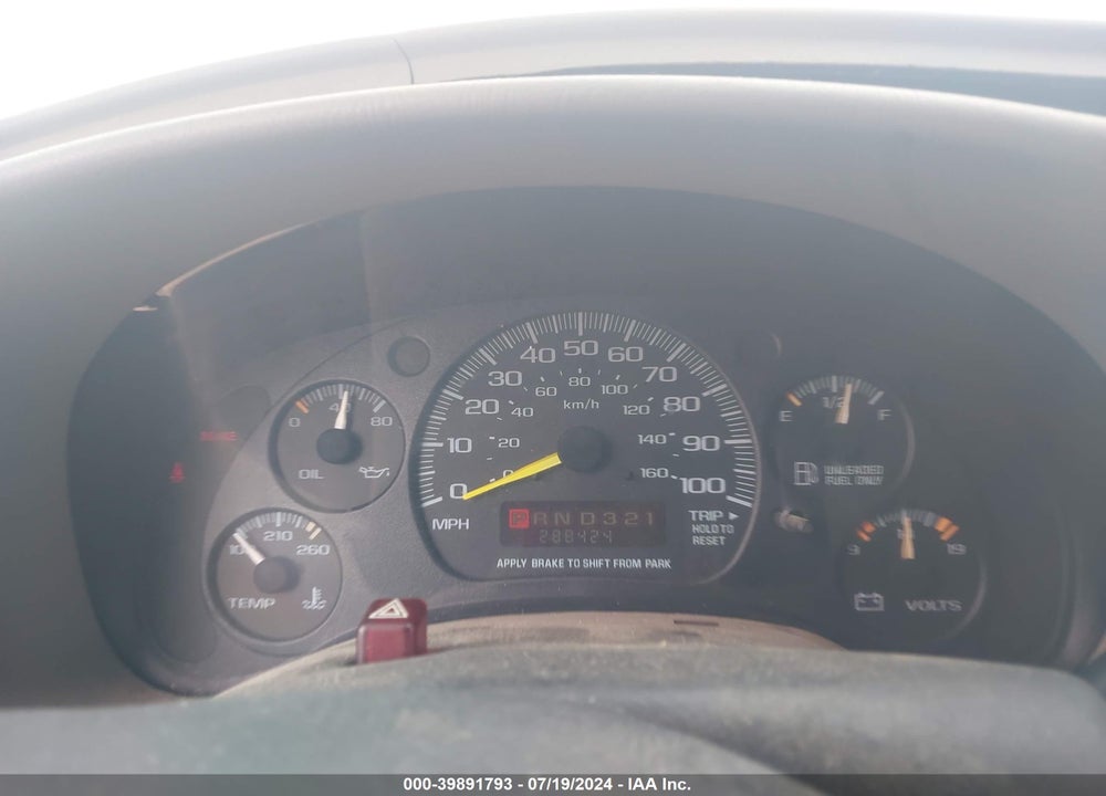 2000 CHEVROLET ASTRO VIN: 1GNDM19WXYB174748