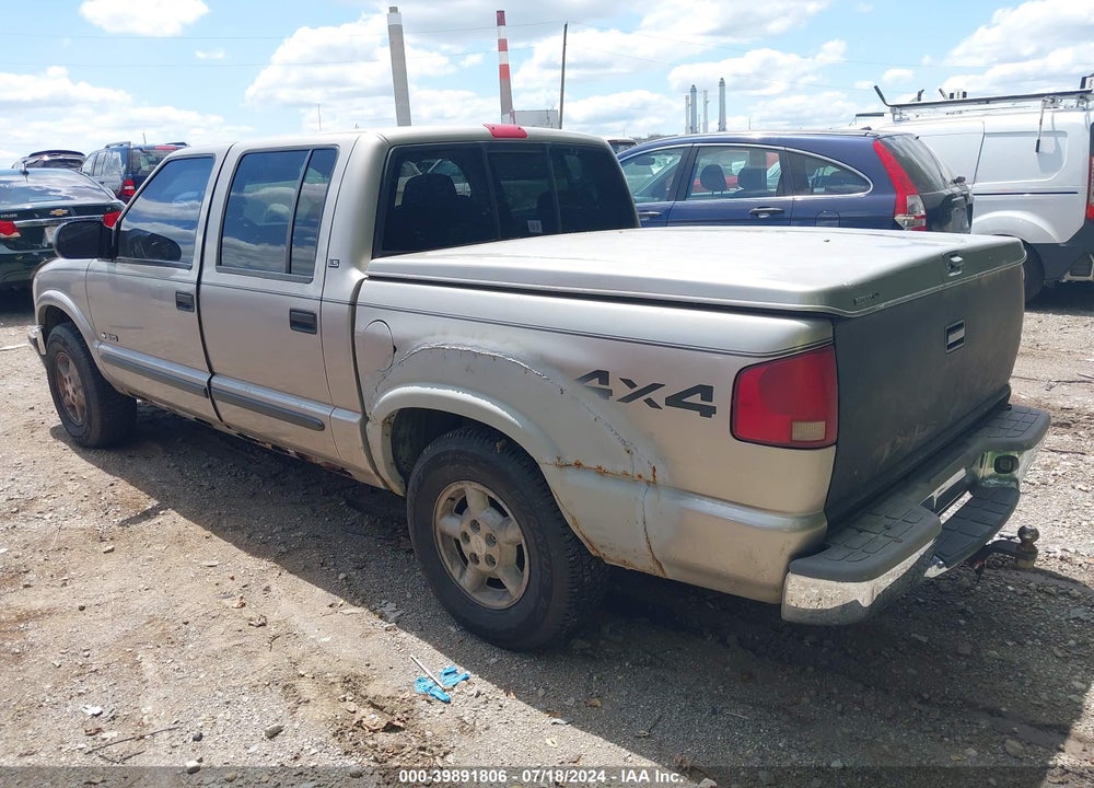 2002 CHEVROLET S-10 LS VIN: 1GCDT13WX2K193232