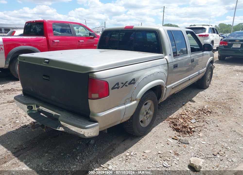 2002 CHEVROLET S-10 LS VIN: 1GCDT13WX2K193232
