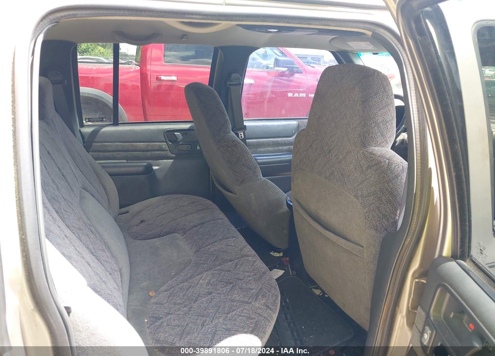 2002 CHEVROLET S-10 LS VIN: 1GCDT13WX2K193232