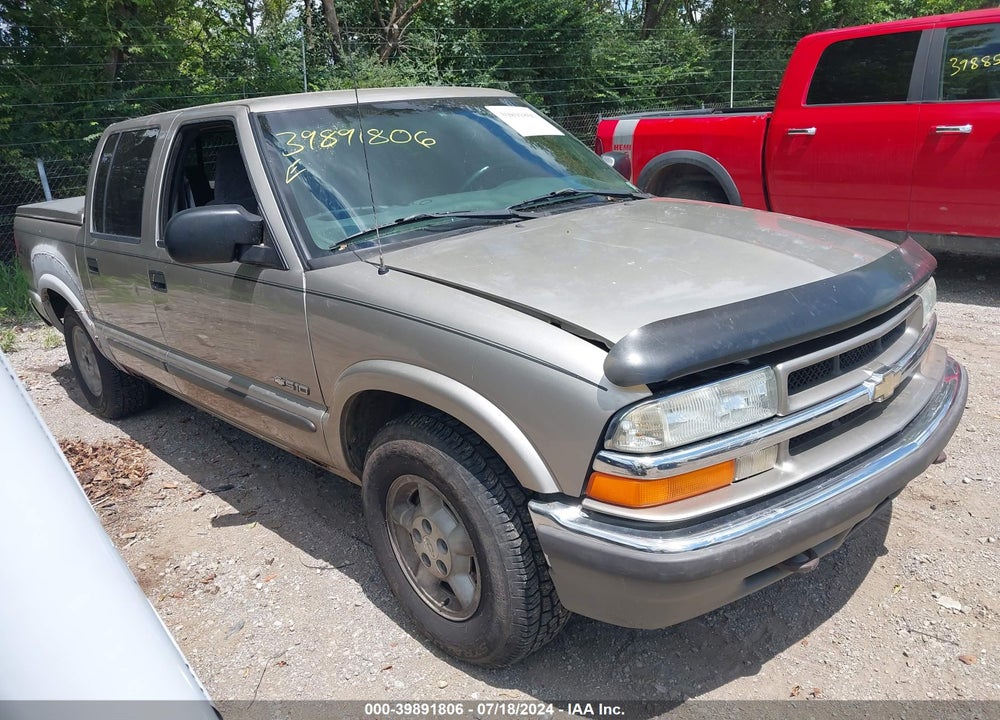 2002 CHEVROLET S-10 LS VIN: 1GCDT13WX2K193232