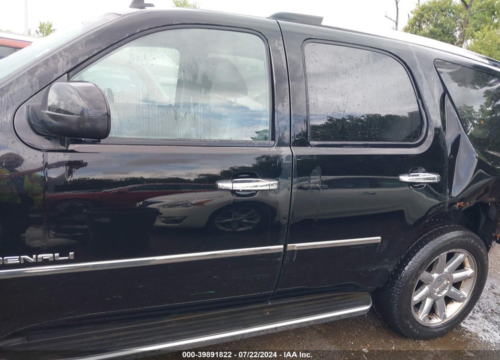 2011 GMC YUKON DENALI VIN: 1GKS2EEF9BR263829
